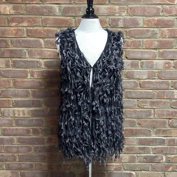 Loveriche Black & Gray Shag Sweater Vest Size Medium - Picture 2 of 7